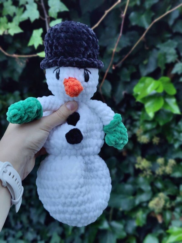 Snowman snuggler