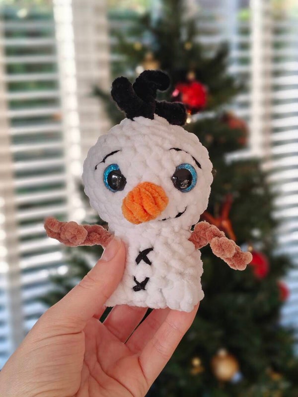 Itty bitty frozen crew - Olaf