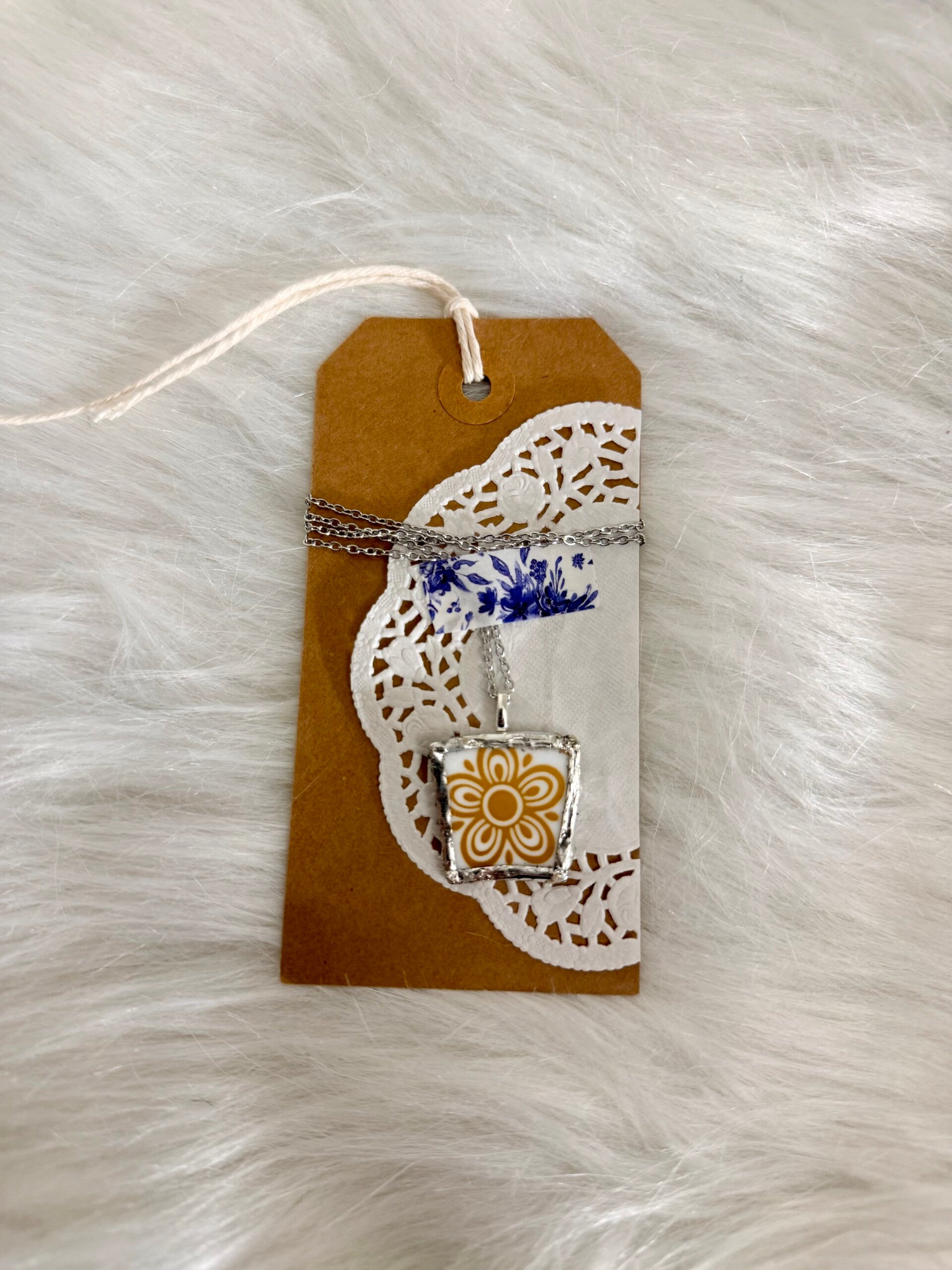 Vintage China Necklace (Butterfly Gold)