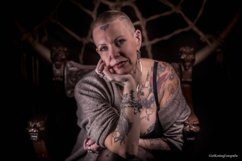 lizzy-_g0a9717-standard-5q3zmp.jpg