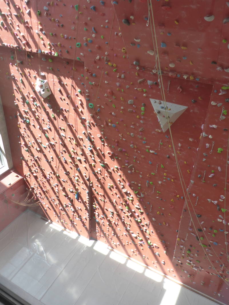Klimwand in de Jeugdherberg