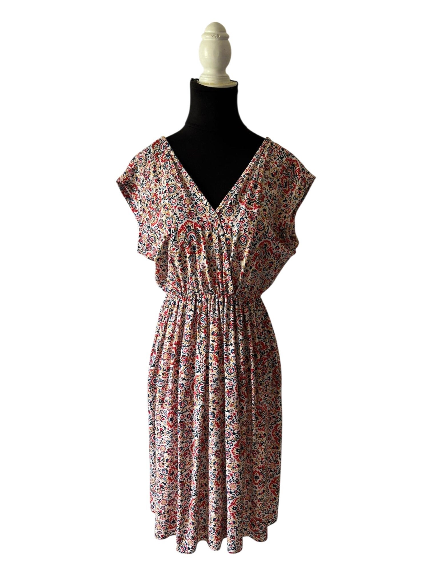 Robe courte légère en cachemire viscose tissus fibres naturelles.