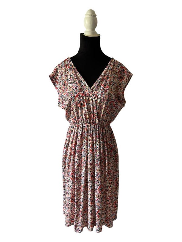 Robe courte légère en cachemire viscose tissus fibres naturelles.