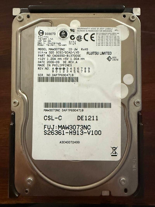 disque dur / hard disk Fujitsu MAW3073NC 73GB