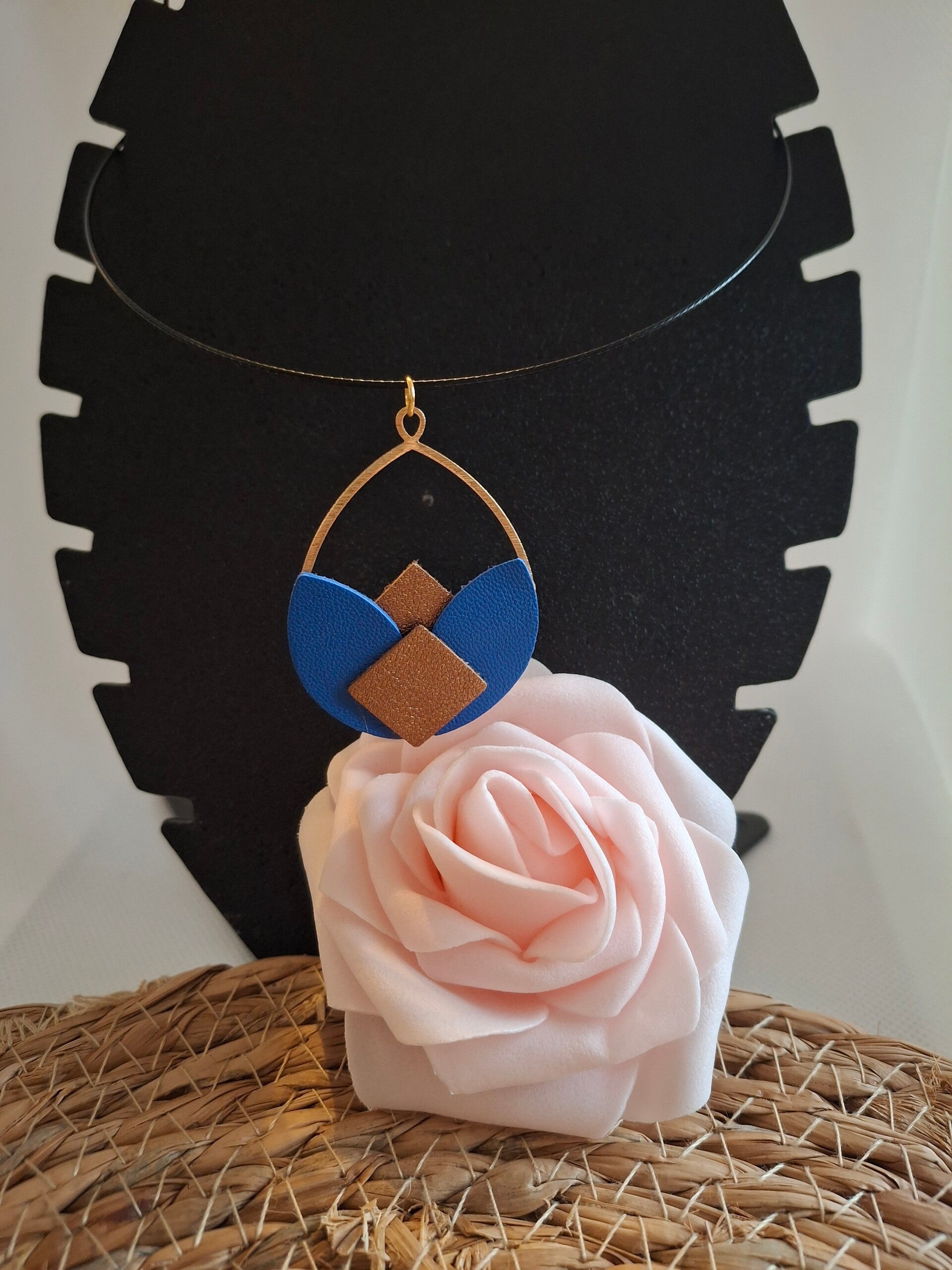 collier cuir véritable