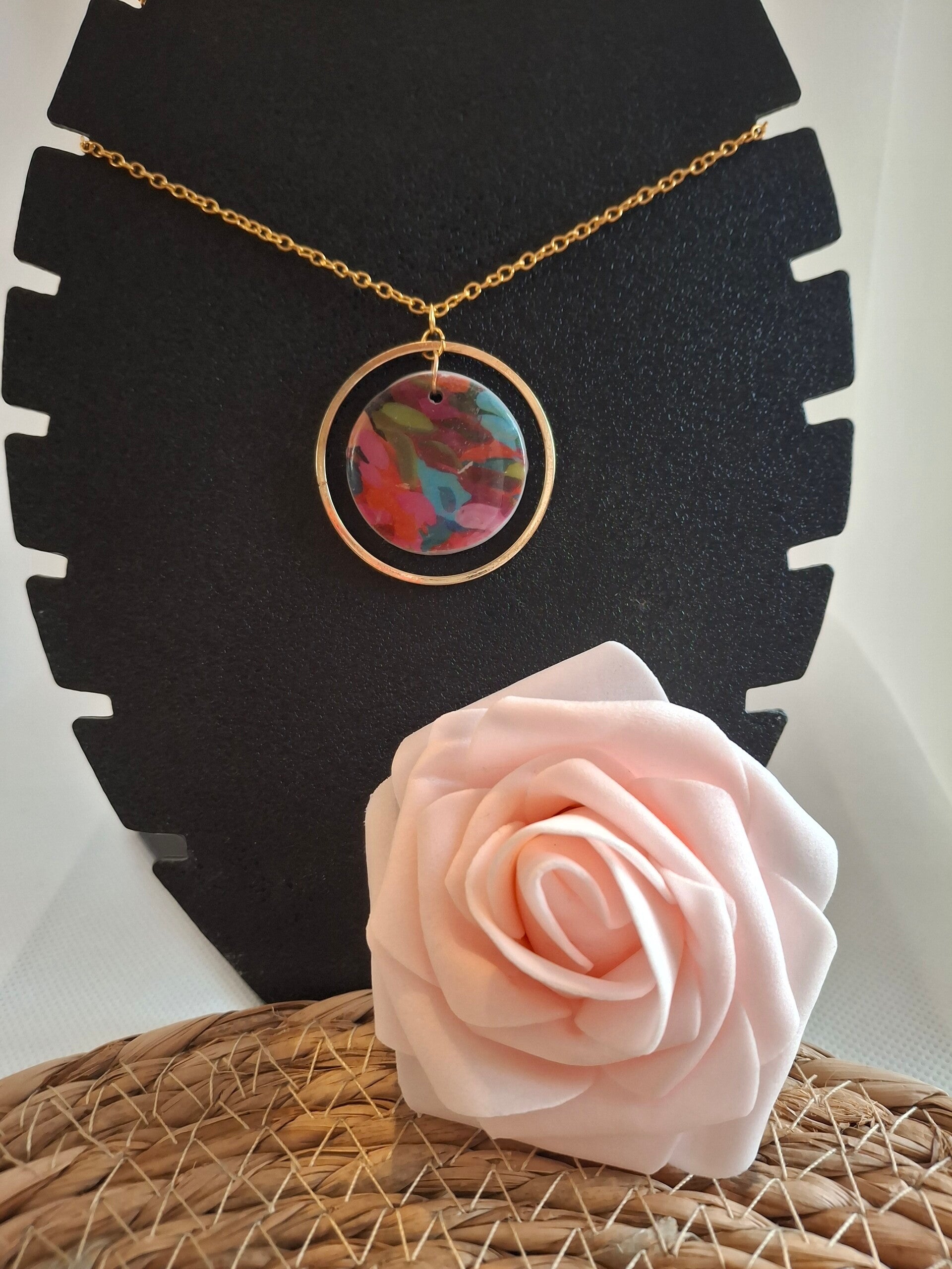 collier pâte polymère vernis