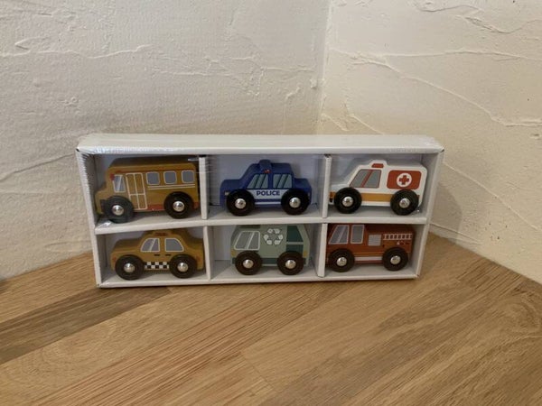 Lot de 6 voitures en bois