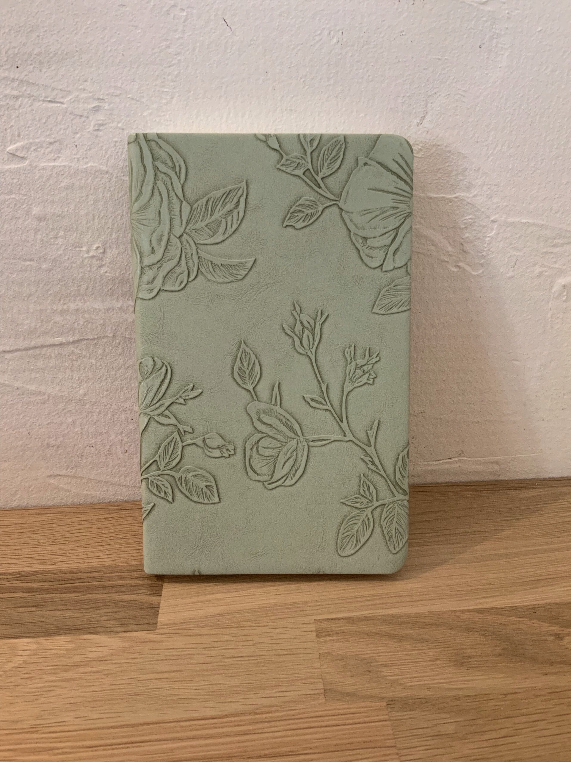 Carnet de notes en cuir vegan 'Timeless Treasures' sauge