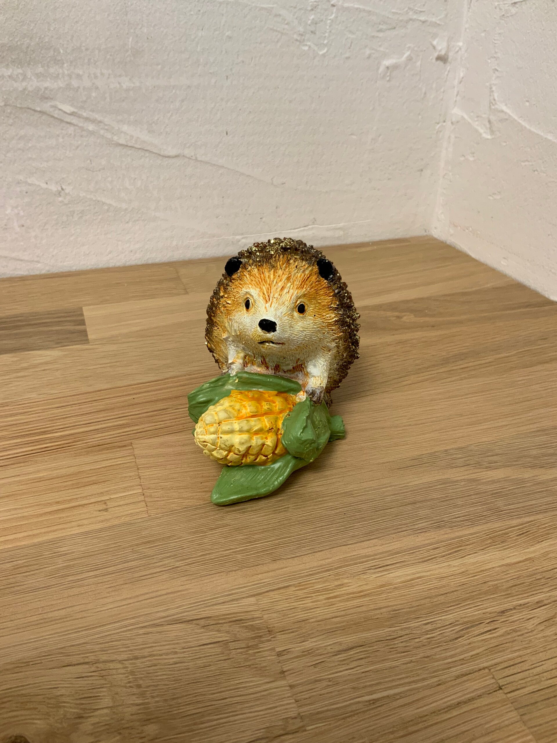 Hérisson avec son maïs