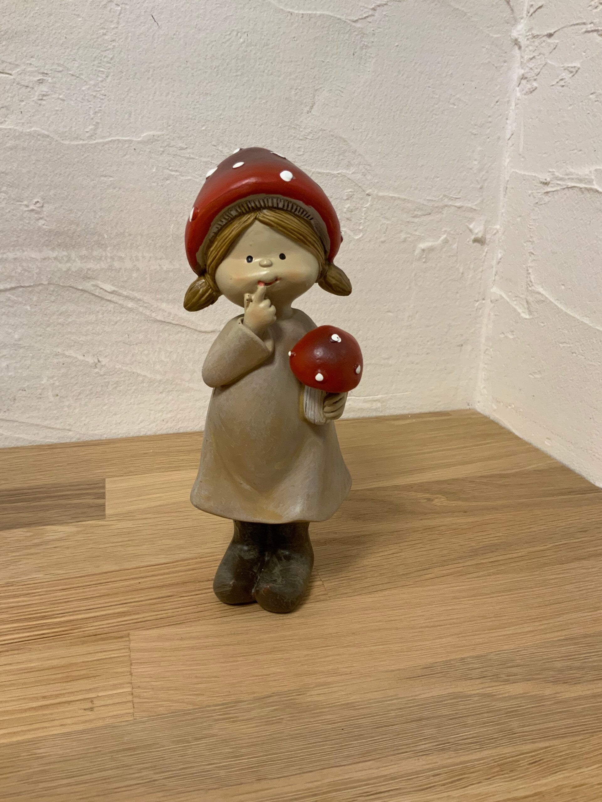 Personnage fille champignon rouge