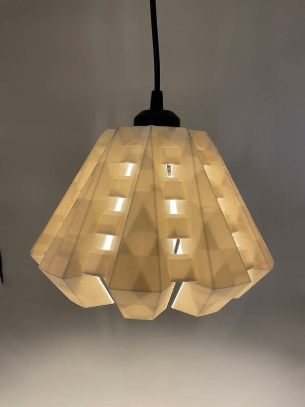 Suspension ANIKO – Luminaire design géométrique moderne