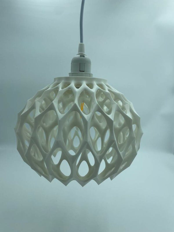 Suspension INVADER 01 – Luminaire design organique ajouré blanc