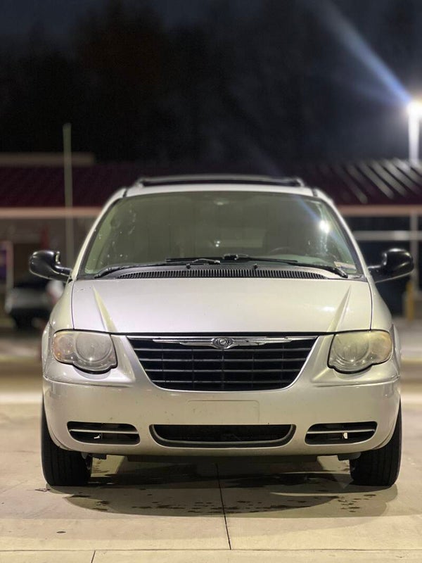 2005 Chrysler Town and Country