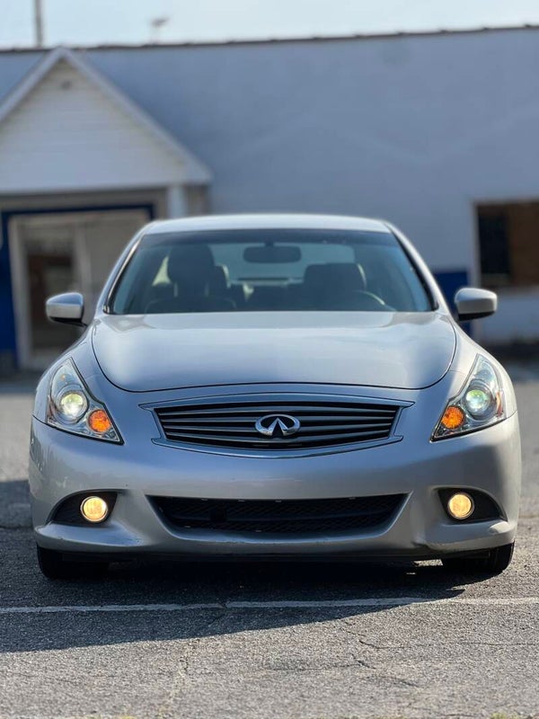 2011 Infiniti G37