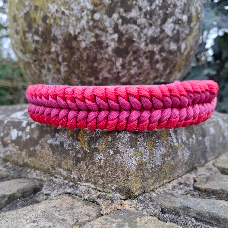 "sanctified" halsband