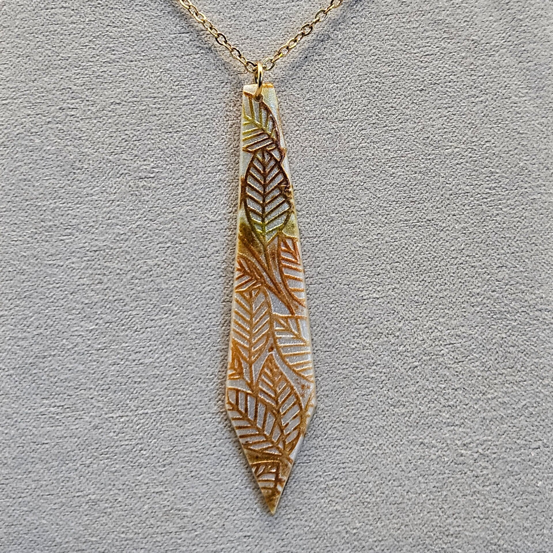 smalle lange halsketting (PMK 'OUDSBERG') blaadjestextuur