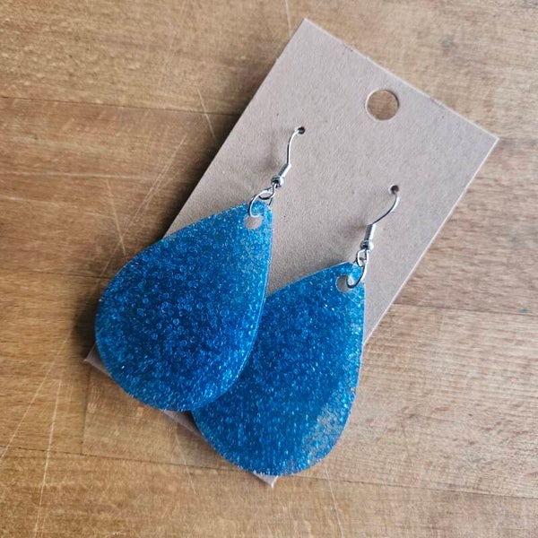 oorhangers XL druppel reslin met glassbeads, oorhaakje lood- en nikkelvrij