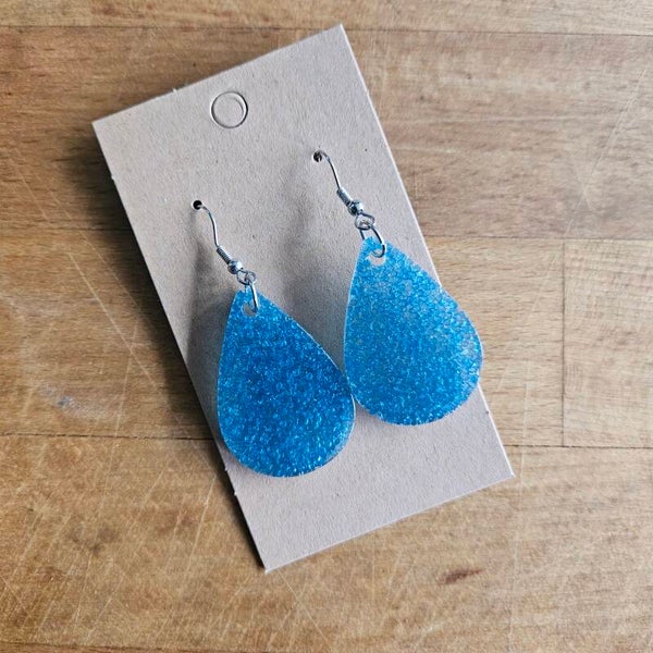 oorhangers M druppel reslin met glassbeads, oorhaakje lood- en nikkelvrij