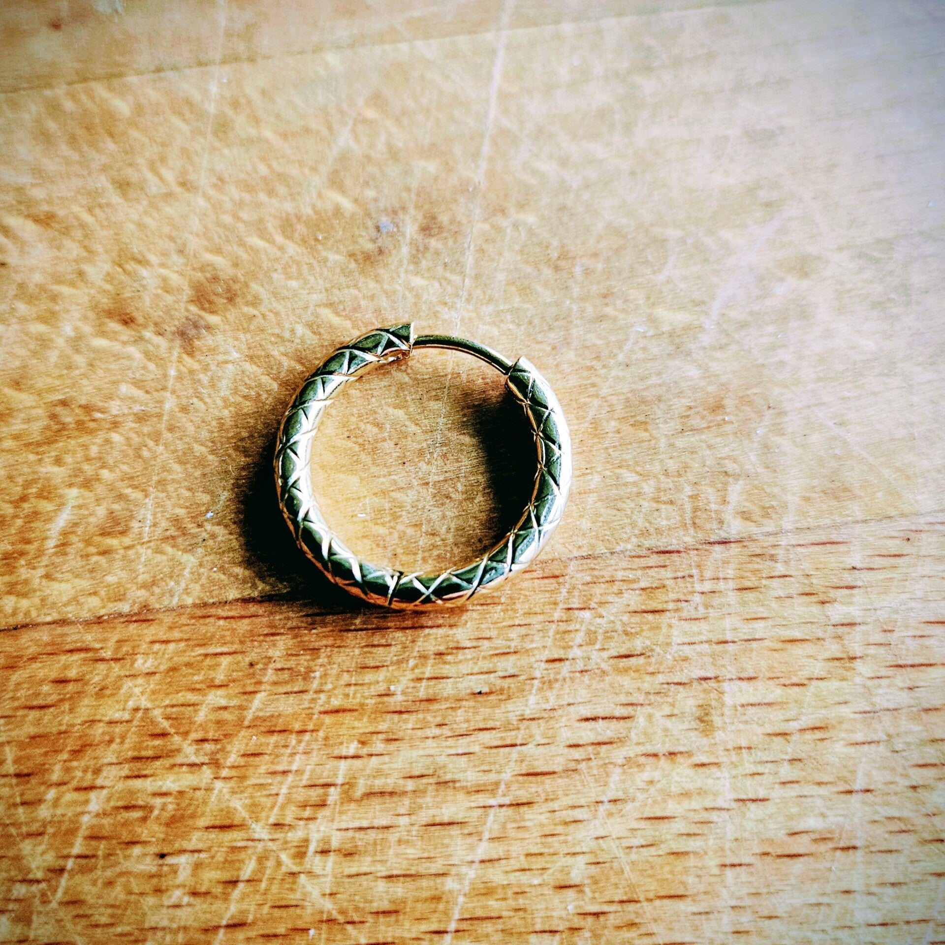 Mix&match rechthoekige oorring (creool) 'Catherine' (RVS) getextureerd versie C (lijntjes gevlochten)- per stuk