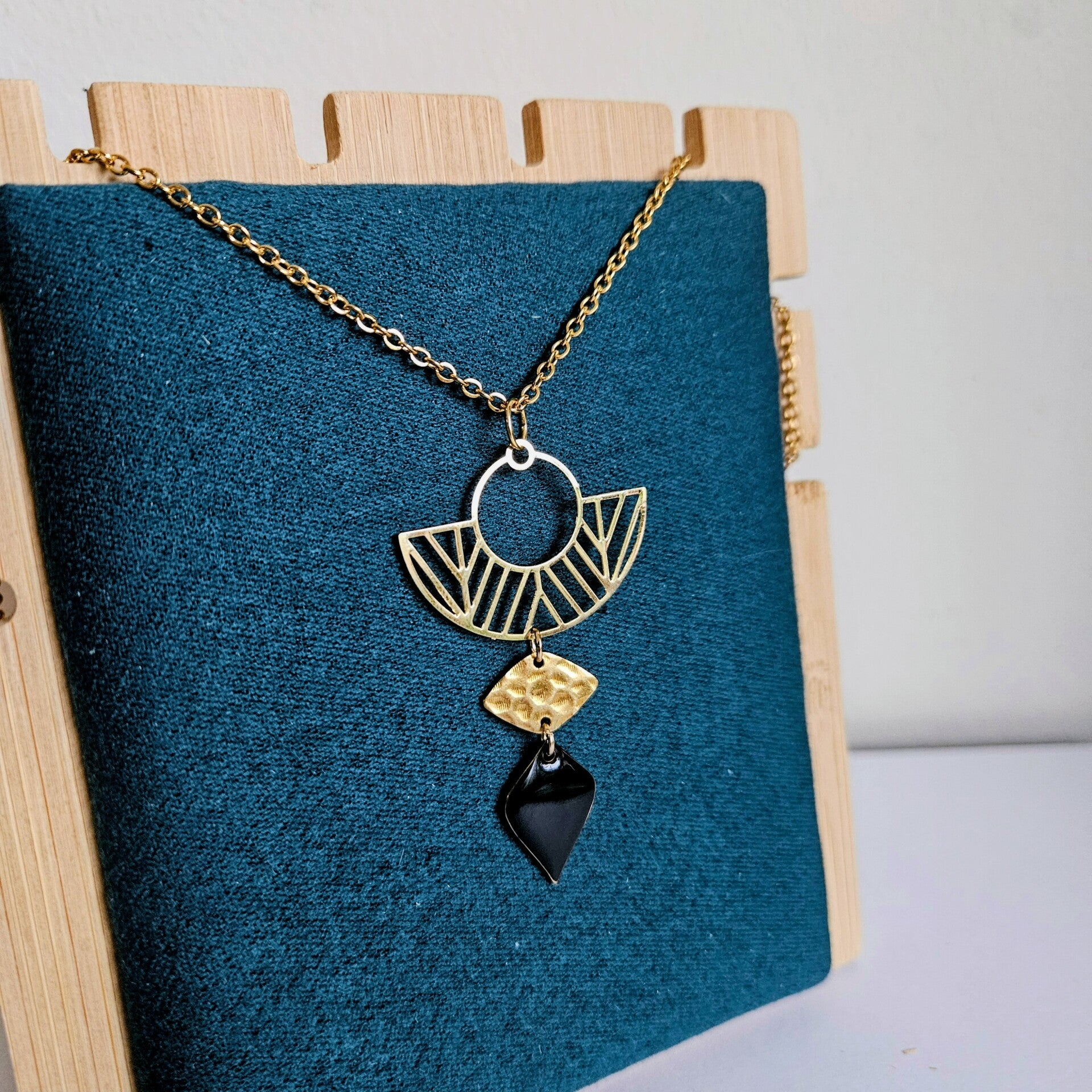 halsketting (RVS) art nouveau model 9  (emaille, goud) 45cm