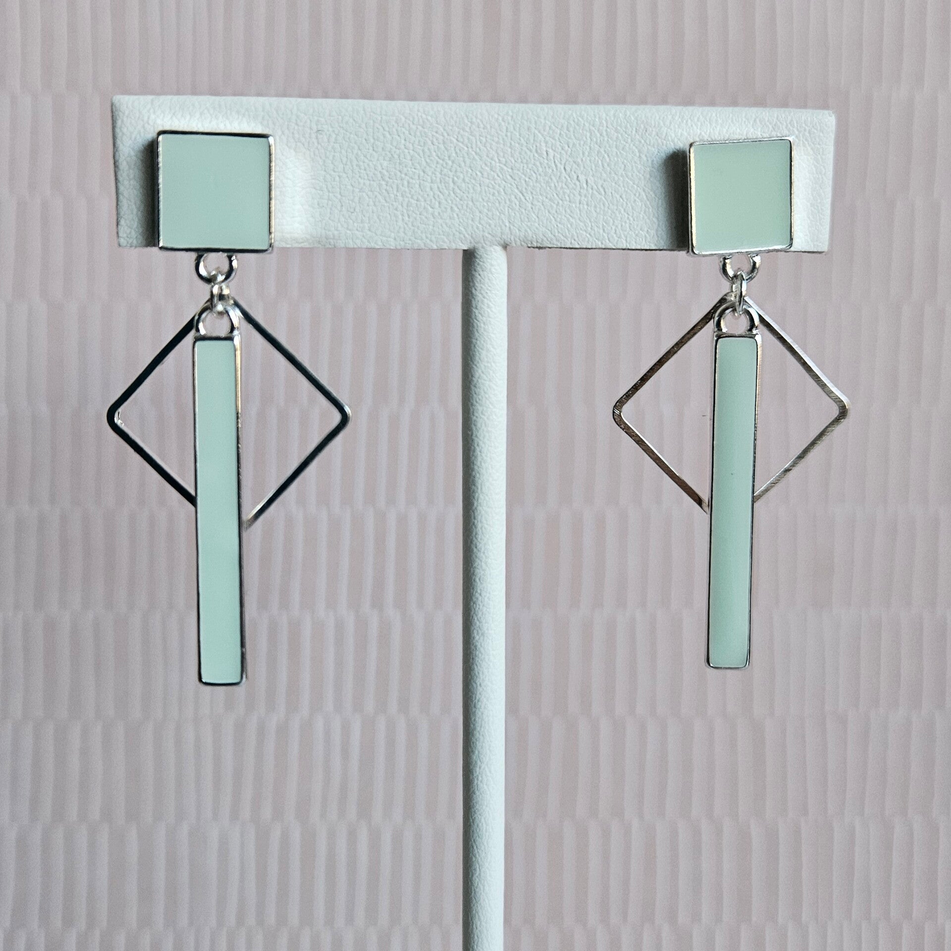 korte oorhangers met staafje, vierkante connector en vierkante stud - luxe-editie (zilver, emaille)