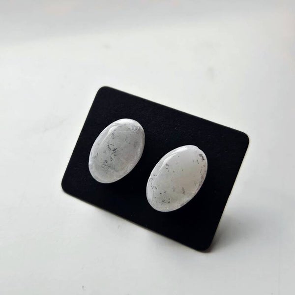 ovalen oorstuds S (PMK MALOJA-snow&silvermist) (zilverkleurige RVS oorstekers)