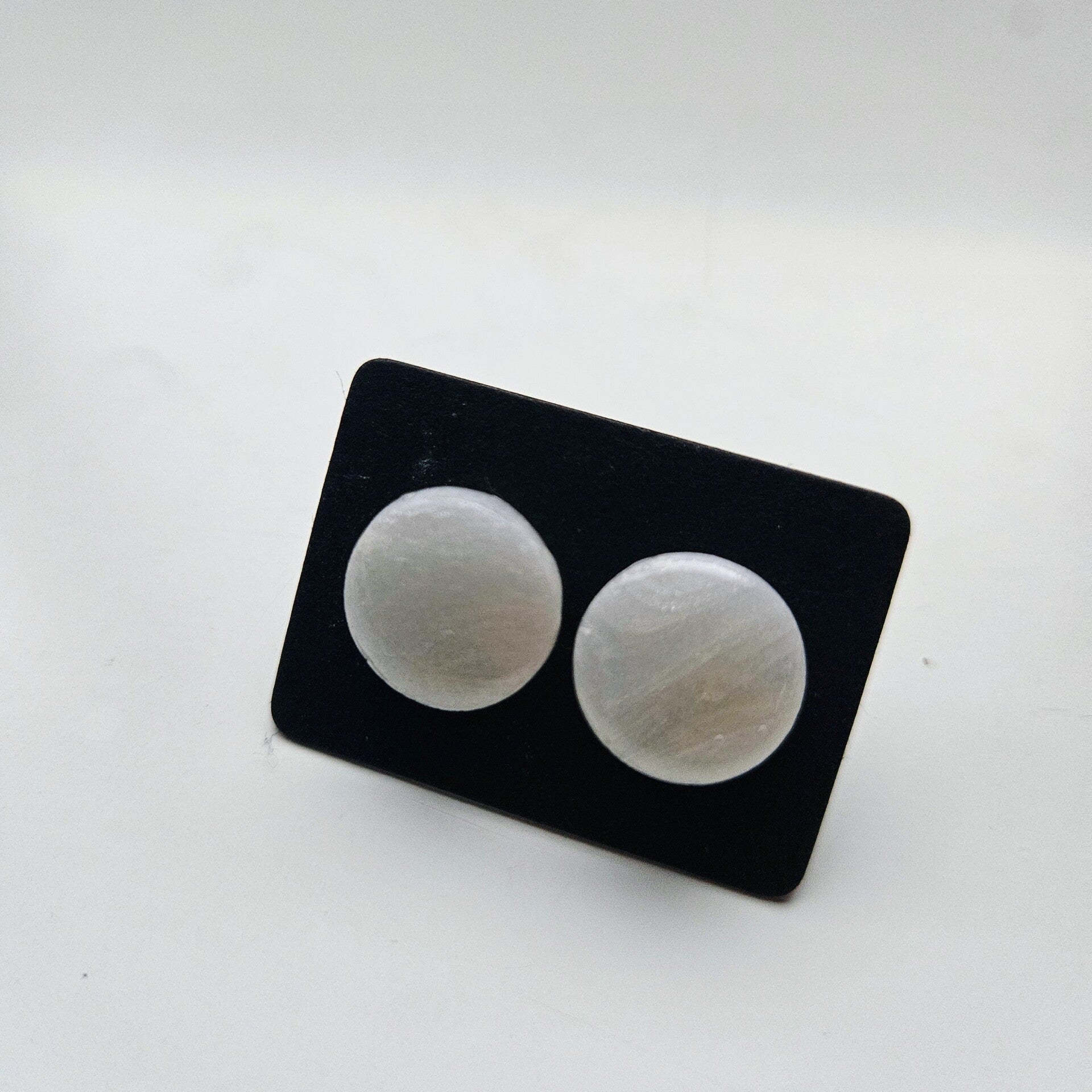 ronde oorstuds M (PMK MALOJA-champagne sorbet) (zilverkleurige RVS oorstekers)