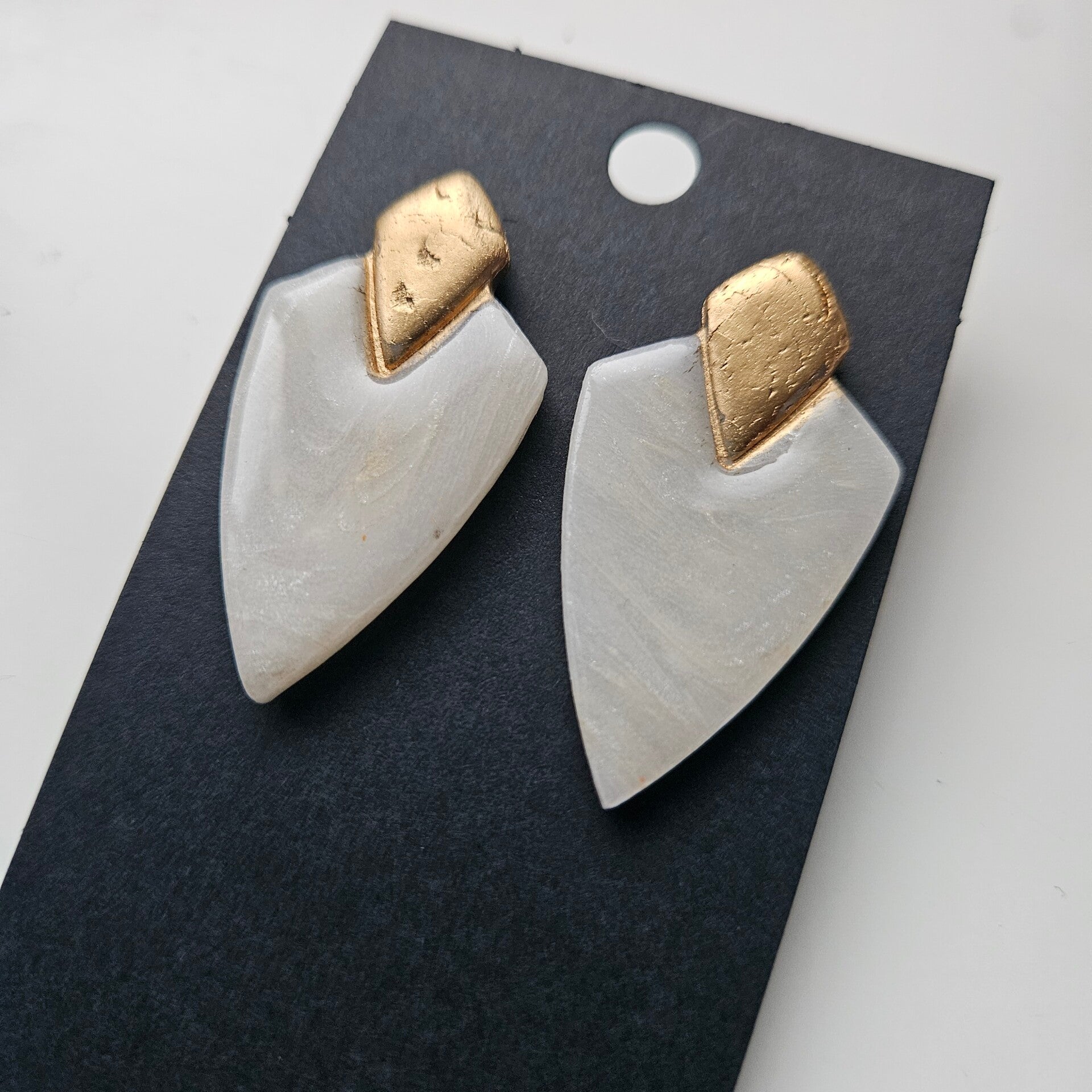 XL oorstuds art nouveau ruiten (PMK MALOJA-champagne sorbet) (goudkleurige RVS oorstekers)