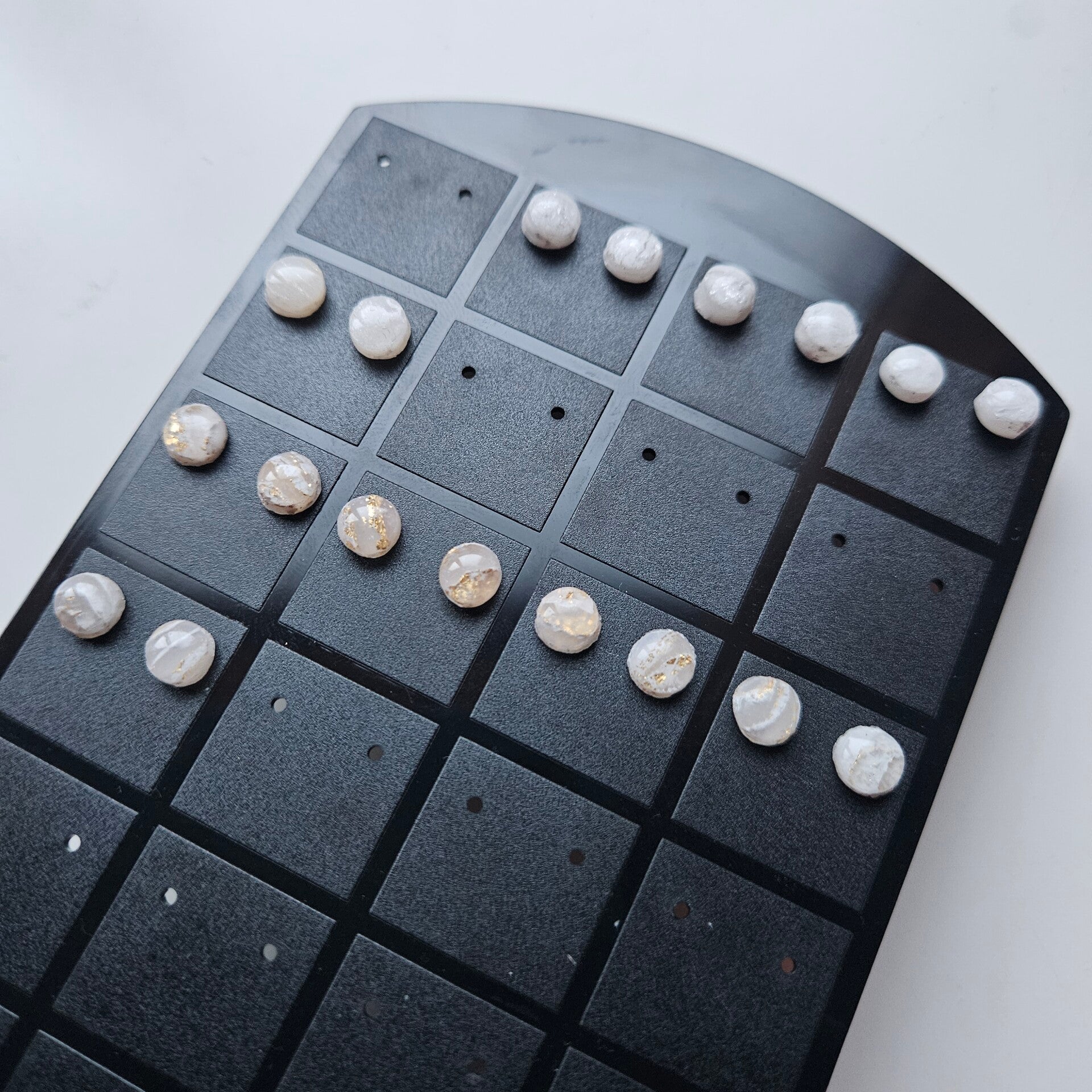 mini oorstuds  (PMK MALOJA-snow&silvermist) (zilverkleurige 925 oorstekers)