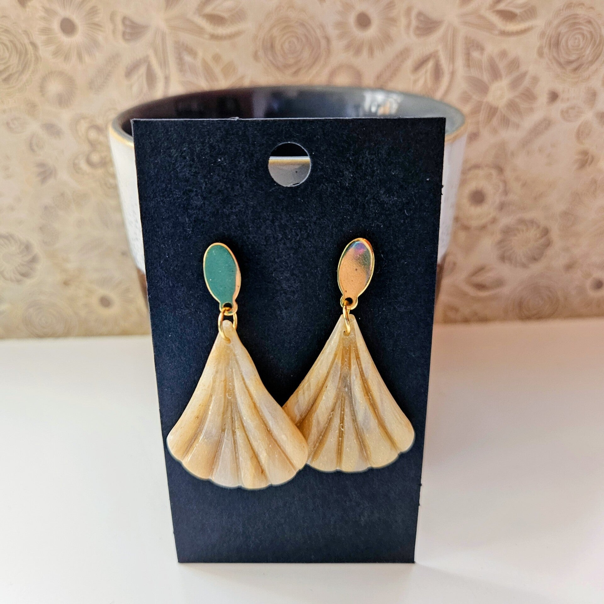 waaiervormige art nouveau oorhangers met ovalen RVS oorstekers (PMK-Luxor-2)