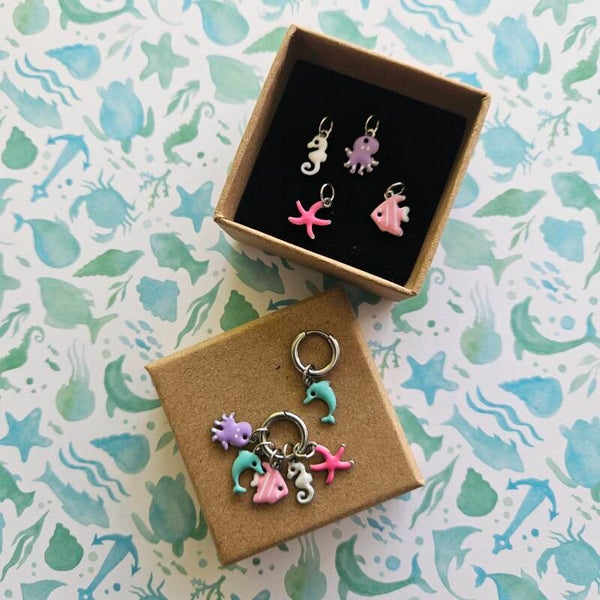 geschenkbox mix&match (C&J) - oorringen met 5 paar emaillen bedeltjes - SEA uitgebreide editie (pastel) (emaille-zilver)