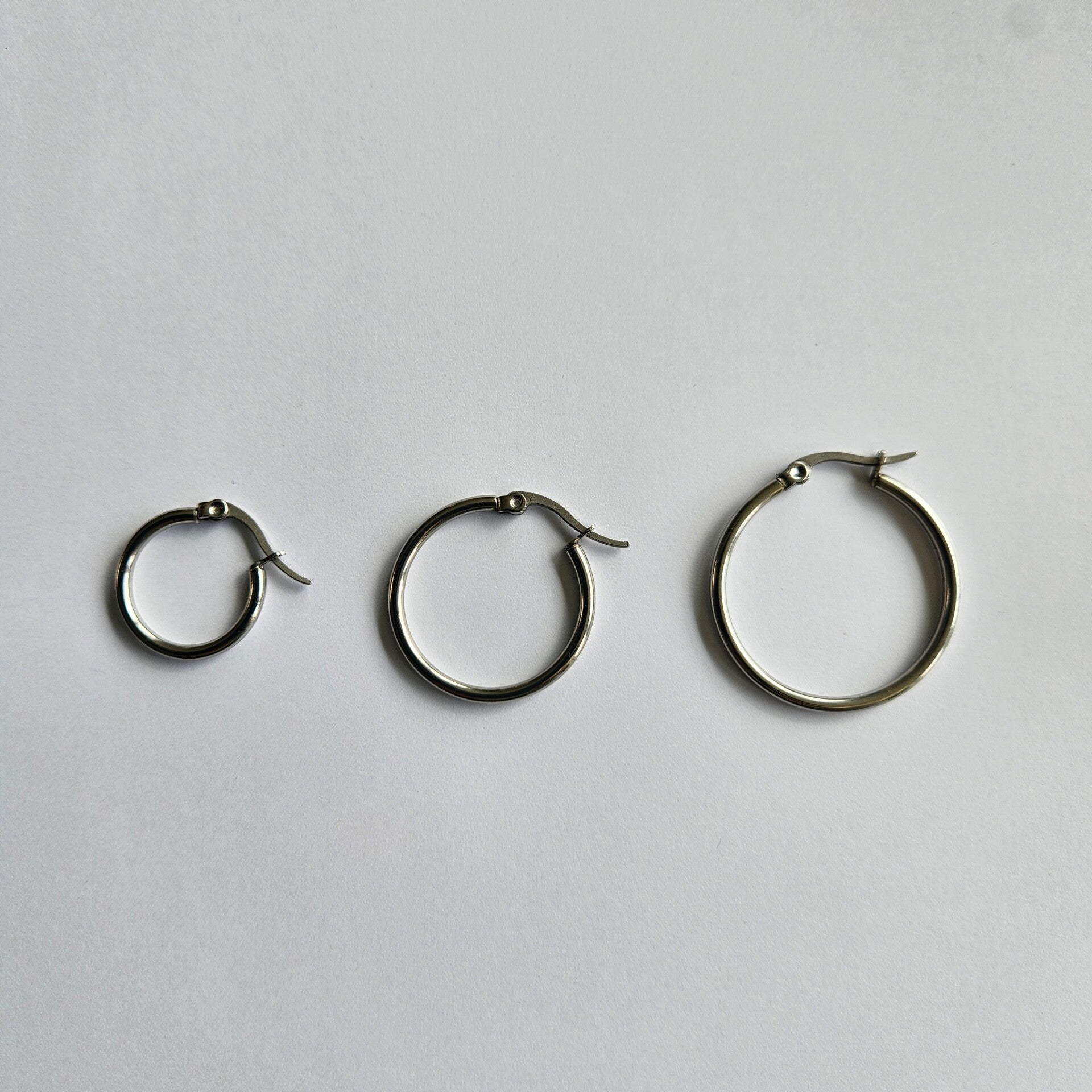 Mix&match ronde oorring (creool) 'Feline' (zilverkleurig hoogwaardig RVS) - per stuk