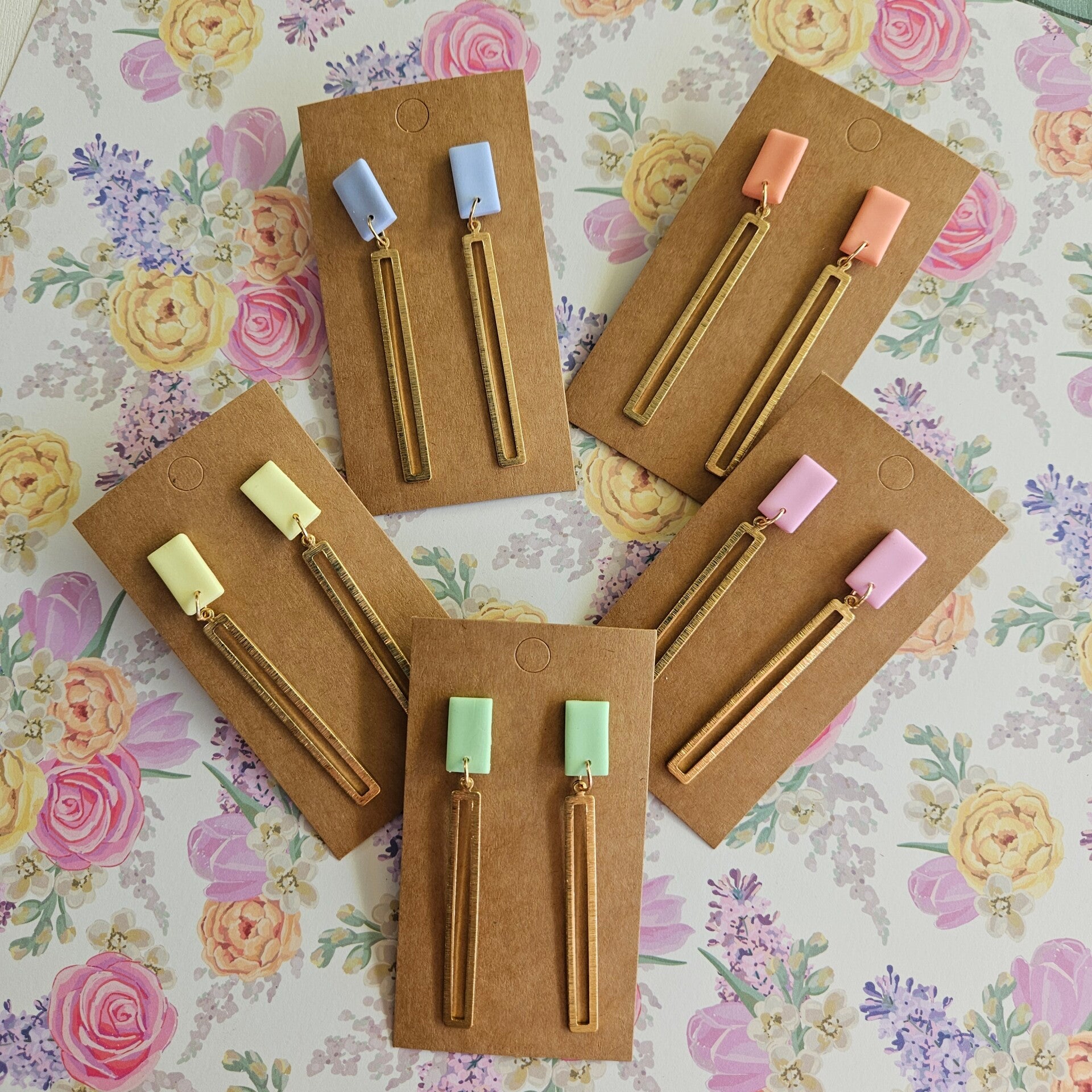 lange smalle oorhangers met rechthoekige studs en open balkje (PMK Rio lagartos) (oorstekers in RVS) - meerdere kleuren (pastel)