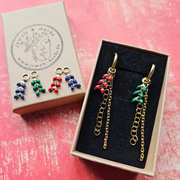geschenkbox mix&match (C&J) - oorringen met chevronbedeltjes en 2 sliertjes - '3xpixels' (rood,groen,blauw)(emaille-goud)
