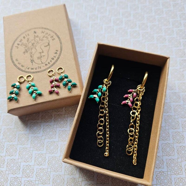 geschenkbox mix&match (C&J) - oorringen met chevronbedeltjes en 2 sliertjes - '3xretro' (emaille-goud)