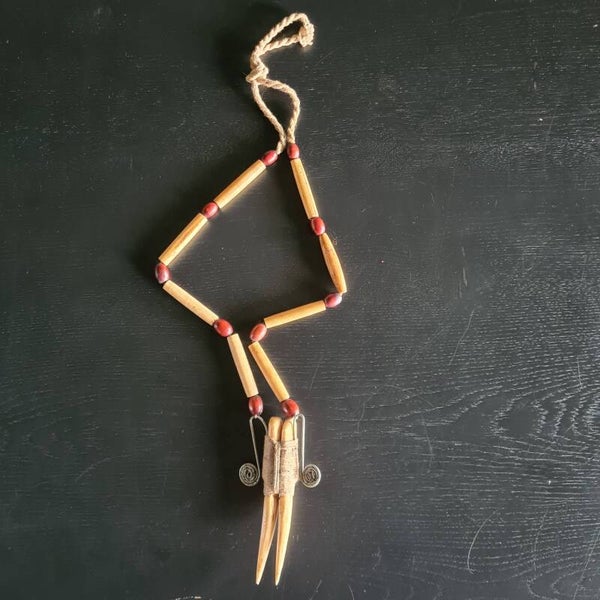 Authentic Vintage Konyak Nagaland Tribal Tiger Teeth Amulet Necklace wit Bone beads (#731)