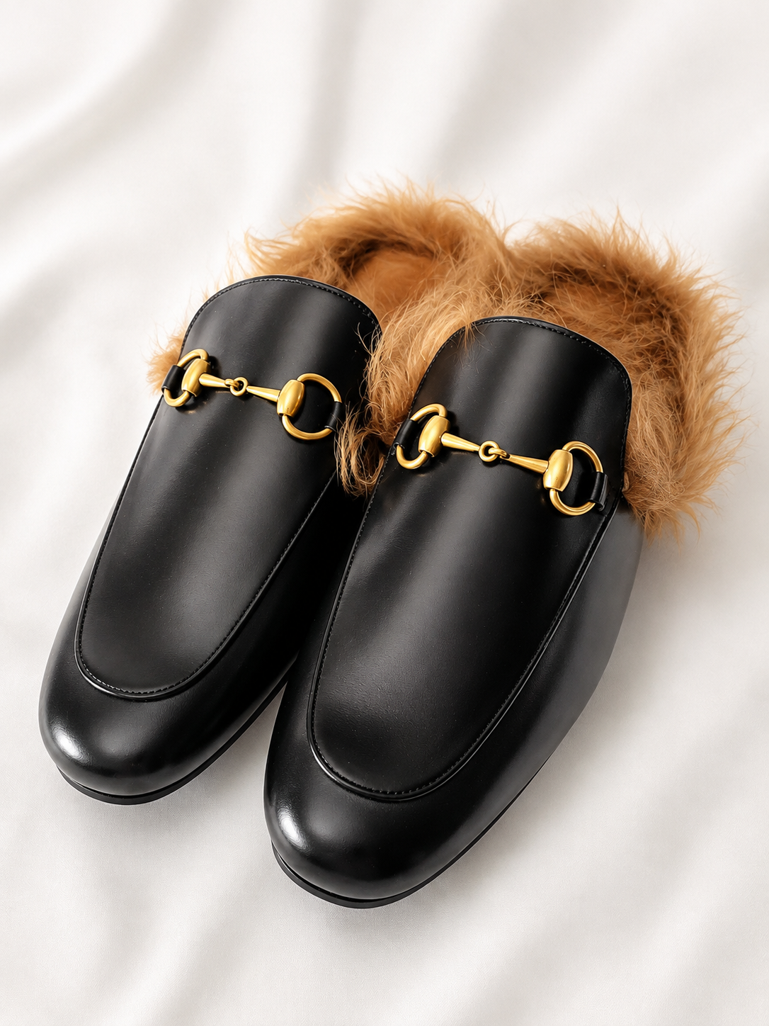Mules Gucci Princetown noires en cuir & fourrure T-10IT