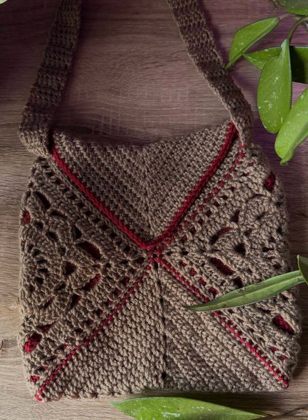 Red/brown handbag