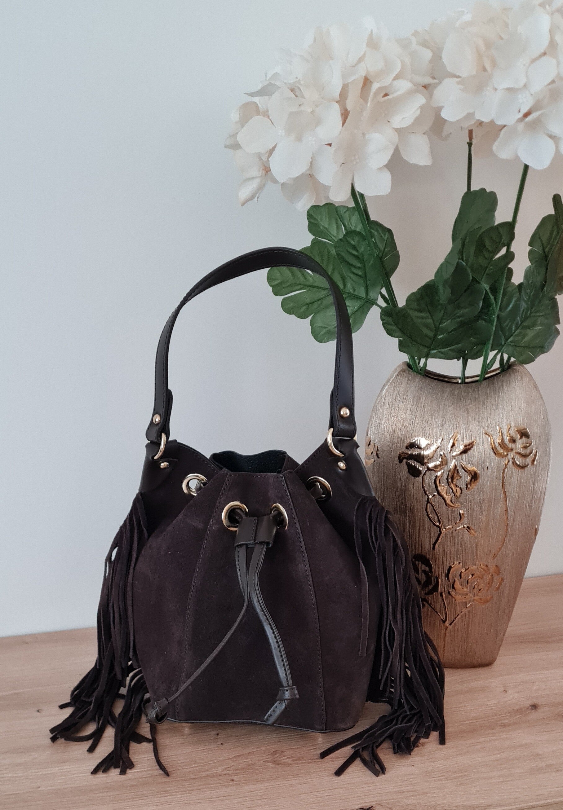 Torebka worek Laura Biaggi zamsz CZEKOLADA