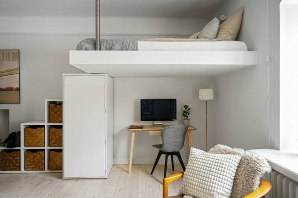 UITTREDE STUDIO