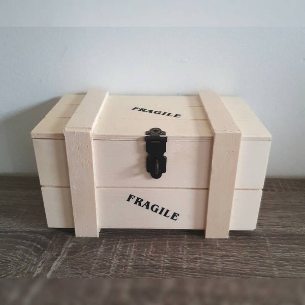 Houten kistje 'fragile'