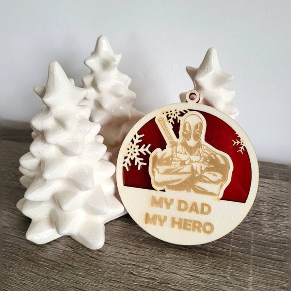 Kerstbal hout/plexi - Superheld