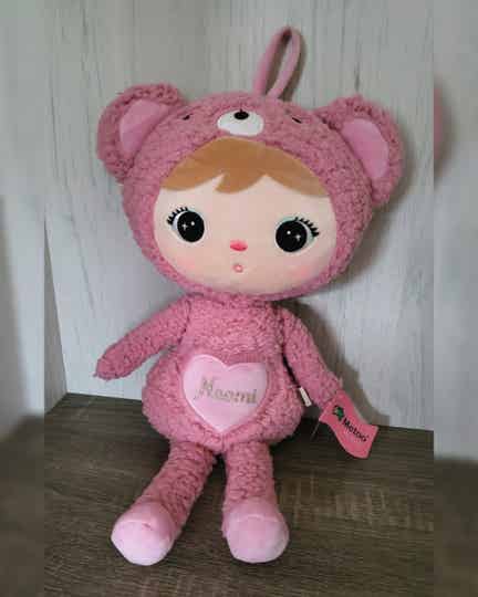 Metoo Beer Krul roos doll