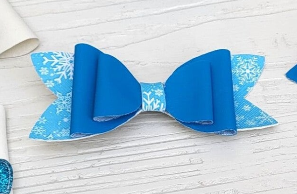 Strik ice blue