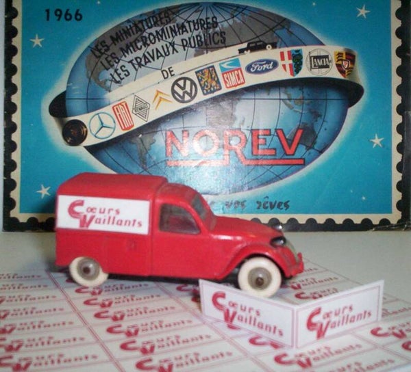 Norev paire Pub Coeur Vaillant adhésive pour Citroen 2cv Fourgonnette Norev