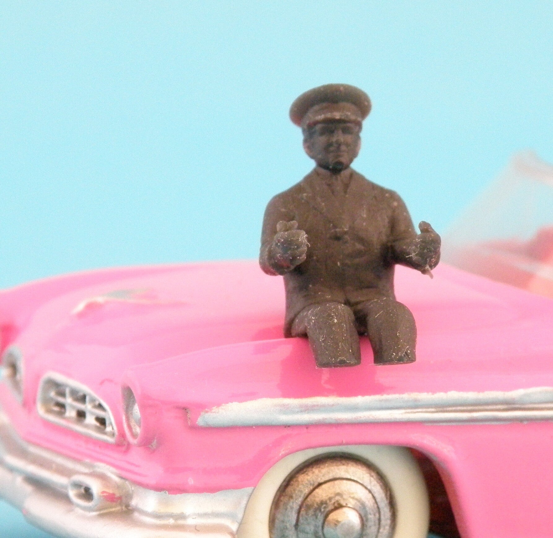 Resto personnage a peindre conducteur avec casquette pour vos Dinky , Norev , Cij Jrd Minialuxe