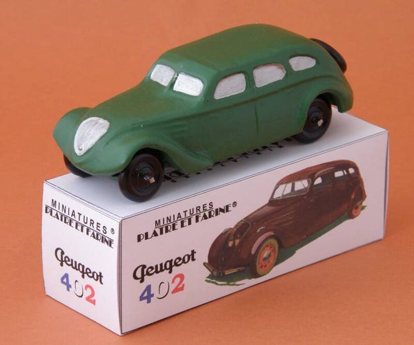 Plâtre & Farine Peugeot 402 Berline verte foncée surmoulage JRD fin de stock