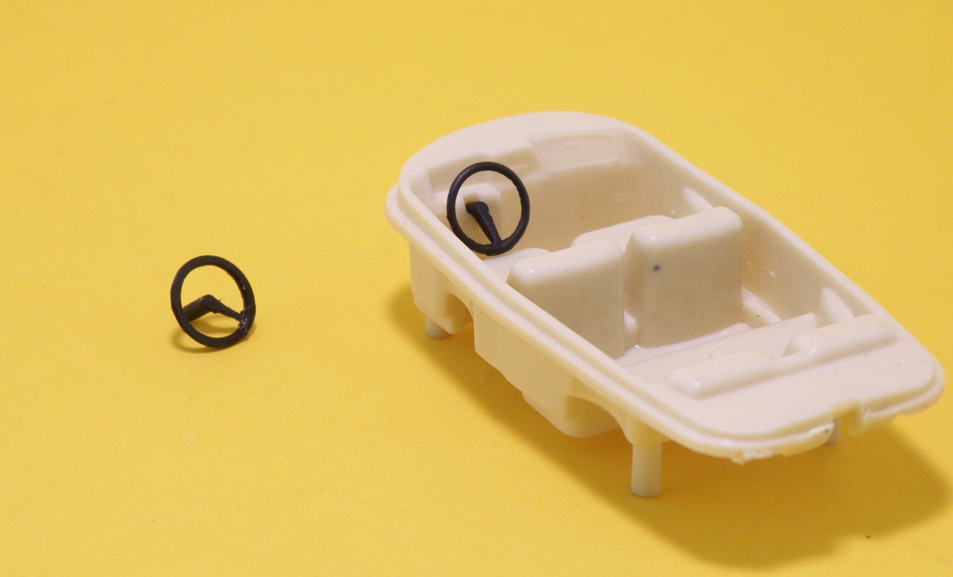 Resto un Volant noir pour vos  Dinky toys Citroen Ds 19 530