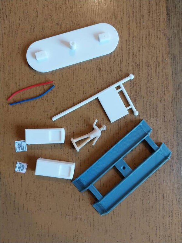 Car-Horse kit pompes a essence station service avec mat publicitaire et personnage et pont elevateur.