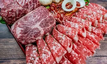 A vibrant selection of fresh, high-quality meats, representing the diverse wholesale food provisions from Flossies Fine Foods, serving cafes, bakeries, and restaurants across Central London.
